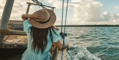 8 Best Travel Essentials for Motion Sickness