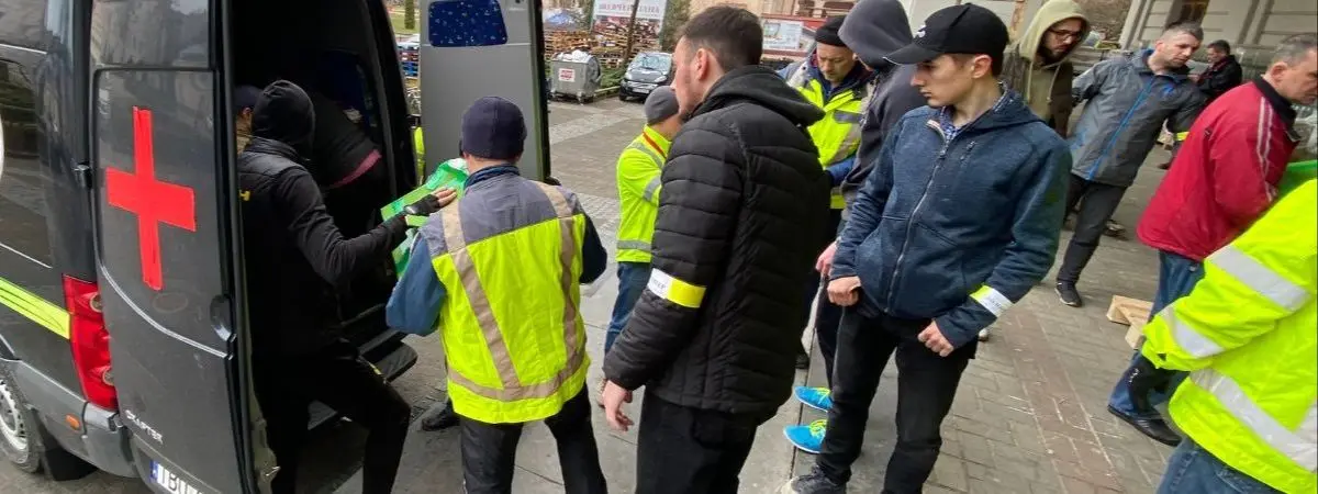 how to volunteer with ukraine refugees