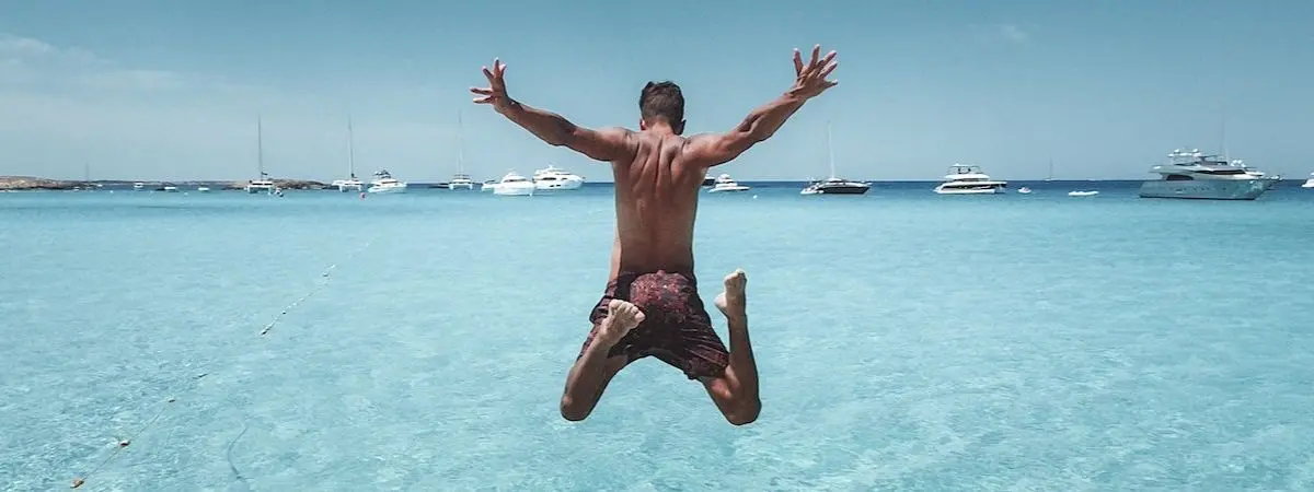 how to get a job in spain as an american