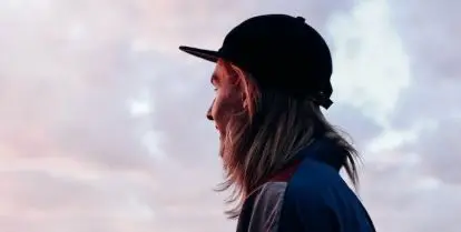 how to become an international aid worker